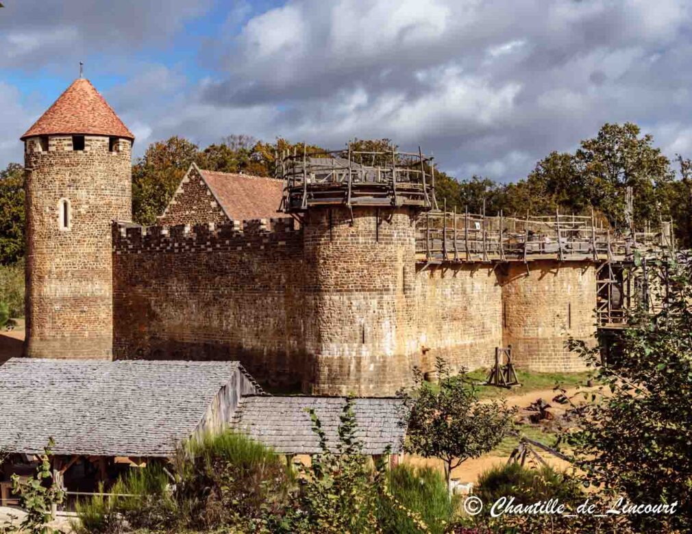 Guédelon, ils bâtissent un château fort comme au Moyen-Âge